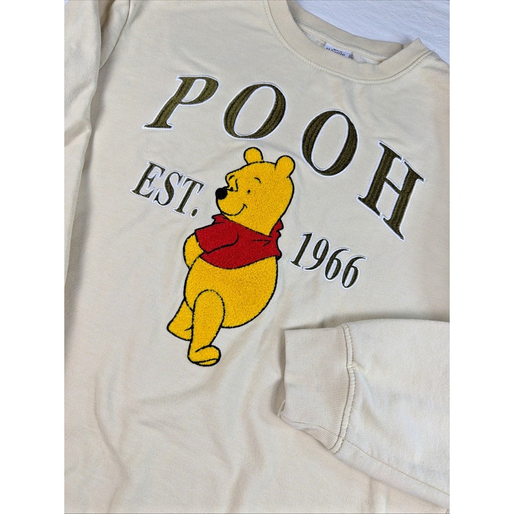 Disney * Winnie The Pooh * Size Medium Sweatshirt * Tan *